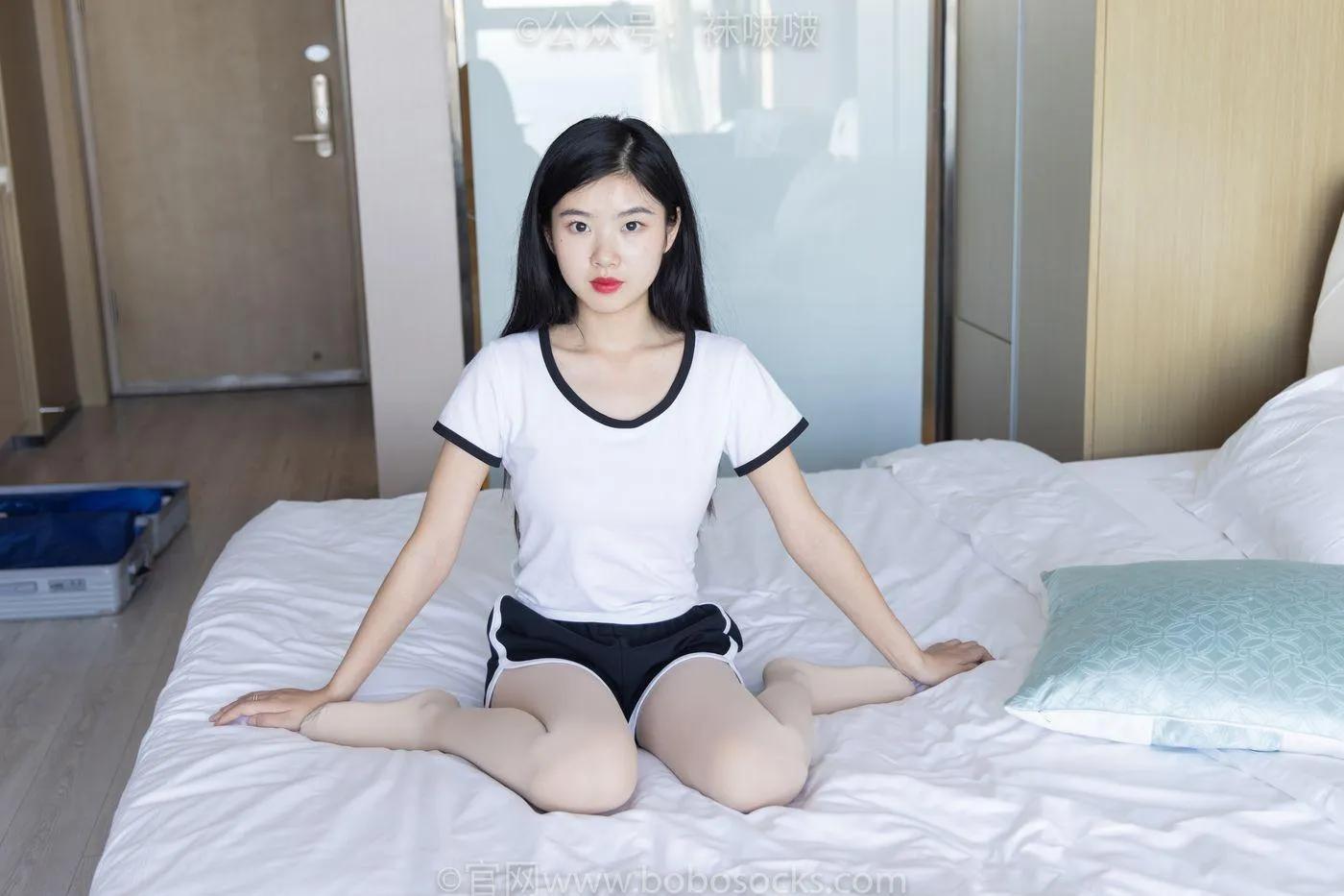 [BoBoSocks袜啵啵]NO.031 小奶熊-AJ板鞋、白棉袜、厚肉丝 [149P]插图8